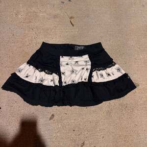 Tripp NYC Skirt XS Black Ivory Floral Babydoll Tiered Lace Goth Punk Ruffle Mini